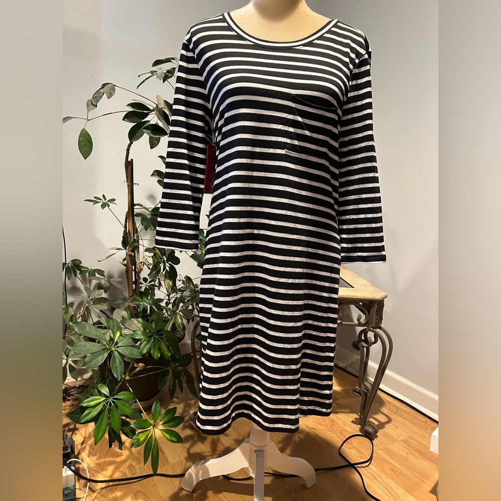 New. Sanctuary Anthropologie stripped SZ small dress .Cute!